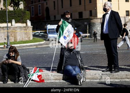 Cecilia Fabiano/Lapresse 28 octobre 2020 Roma (Italie) Actualités : démonstration de cabdrivers privés dans le pic : la démonstration dans la via Petroselli Banque D'Images