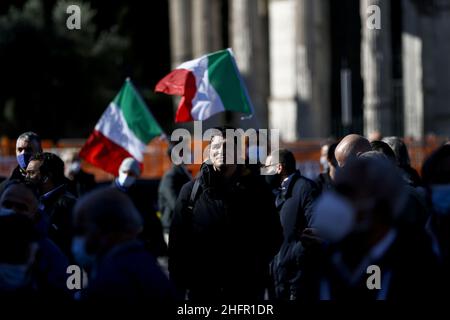 Cecilia Fabiano/Lapresse 28 octobre 2020 Roma (Italie) Actualités : démonstration de cabdrivers privés dans le pic : la démonstration dans la via Petroselli Banque D'Images