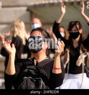 Mauro Scrobogna /Lapresse 27 octobre 2020 et#xA0; Rome, Italie News coronavirus, manifestations contre les décrets d'urgence sanitaire sur la photo: Des travailleurs du secteur des écoles de danse protestent contre les dispositions récentes du DPCM Banque D'Images