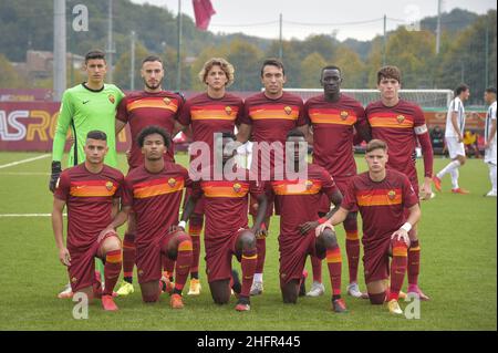 Fabio Rossi/AS Roma/Lapresse 01/11/2020 Rome (Italie) Sport Soccer Roma-Juventus Campionato Primavera 1 2020/21 - Campo Agostino Di Bartolomei dans la photo: COMME Roma line up Banque D'Images