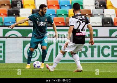 Andrea Bressanutti/Lapresse 01 novembre 2020 Udine, Italie football sportif Udinese vs Milan - Italien football Championship League A Tim 2020/2021 - Dacia Arena Stadium in the pic: Calhanoglu Banque D'Images