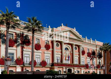 Murcia, Espagne - 27 décembre 2021 : vue sur l'hôtel de ville de Murcia dans le vieux centre-ville Banque D'Images