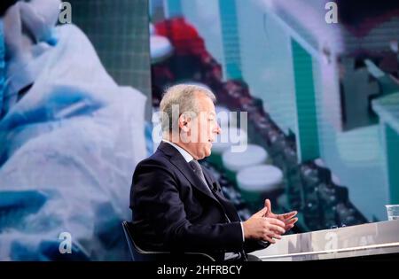 Mauro Scrobogna /Lapresse 15 novembre 2020 et#xA0; Rome, Italie nouvelles RAI - diffusé en mezz&#x2019;ora+ dans la photo: Franco Locatelli, président du Conseil supérieur de la Santé. Banque D'Images