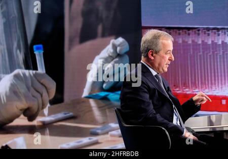 Mauro Scrobogna /Lapresse 15 novembre 2020 et#xA0; Rome, Italie nouvelles RAI - diffusé en mezz&#x2019;ora+ dans la photo: Franco Locatelli, président du Conseil supérieur de la Santé. Banque D'Images