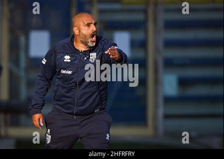 Massimo Paolone/Lapresse 25 novembre 2020 Parme, Italie football Parme vs Cosenza - Italian Cup 2020/2021 4th éliminatoire ronde - Stade Ennio Tardini dans le pic: Fabio Liverani (Parme Calcio) crie des instructions à ses joueurs Banque D'Images