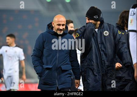 Massimo Paolone/Lapresse 25 novembre 2020 Bologna, Italie football Bologna vs Spezia - coupe italienne 2020/2021 4th éliminatoire ronde - Stade Renato Dall'Ara dans le pic: Vincenzo Italiano (Spezia Calcio) fête pour la victoire Banque D'Images