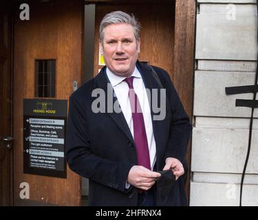 15/01/2022.Londres, Royaume-Uni.Le chef syndical Sir Keir Starmer quitte la Maison des amis après avoir parlé à la Fabian Society. Banque D'Images