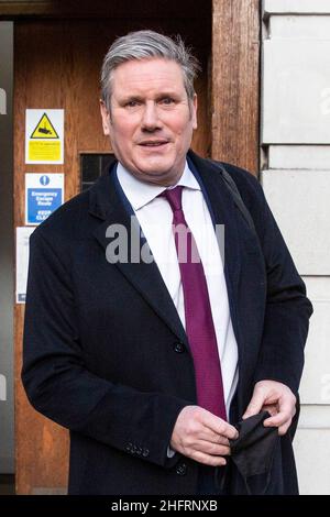 15/01/2022.Londres, Royaume-Uni.Le chef syndical Sir Keir Starmer quitte la Maison des amis après avoir parlé à la Fabian Society. Banque D'Images