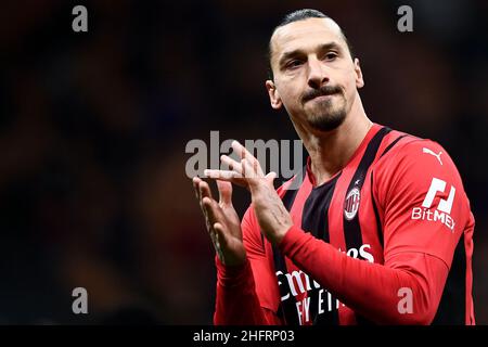 Milan, Italie.17 janvier 2022.Zlatan Ibrahimovic de l'AC Milan gestes pendant la série Un match de football entre l'AC Milan et Spezia Calcio.Credit: Nicolò Campo/Alay Live News Banque D'Images