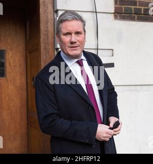 15/01/2022.Londres, Royaume-Uni.Le chef syndical Sir Keir Starmer quitte la Maison des amis après avoir parlé à la Fabian Society. Banque D'Images