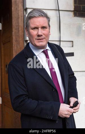 15/01/2022.Londres, Royaume-Uni.Le chef syndical Sir Keir Starmer quitte la Maison des amis après avoir parlé à la Société Fabian c Banque D'Images