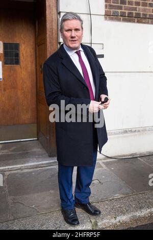 15/01/2022.Londres, Royaume-Uni.Le chef syndical Sir Keir Starmer quitte la Maison des amis après avoir parlé à la Société Fabian c Banque D'Images