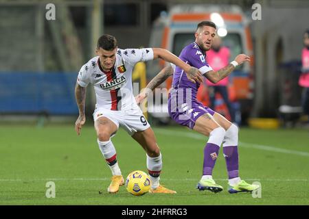 Lapresse - Jennifer Lorenzini 07 décembre 2020 Firenze (Italie) Sport Soccer Fiorentina - Genoa Italian football Championship League A TIM 2019/ 2020 - Stade "Artemio Franchi" dans la photo: Scamacca, Biraghi Banque D'Images