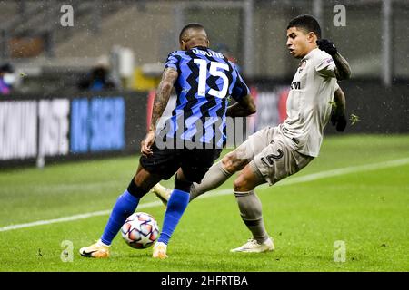 Lapresse/Marco Alpozzi 09 décembre 2020 Milan (Italie) sport football Inter vs Shakhtar Donetsk - Champions League groupe stade - Groupe B - Giuseppe Meazza stade dans le pic: Ashley Young (FC Internazionale Milano); Dodo (Shakhtar Donetsk); Banque D'Images