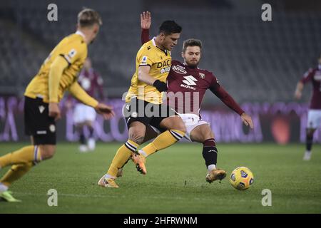 Lapresse - Fabio Ferrari 12 décembre 2020 Turin, Italie sport de football EXCLUSIF TORINO FC Torino FC vs Udinese - Italien football Championship League A TIM 2020/2021 - Stade "Olimpico Grande Torino".Dans le pic:Karol Linetty (Torino FC); Kevin Bonifazi(Udinese Calcio) Banque D'Images