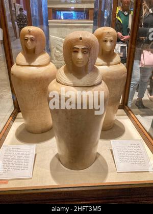 Jarres canopes de Kiya, logées dans le Musée des antiquités égyptiennes du Caire. Banque D'Images