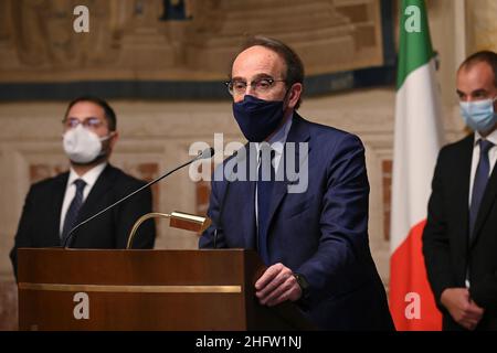 Foto Fabrizio Corradetti/Lapresse/POOL Ansa08 febbraio 2021 Roma, Italia Politica Seconda tornata delle consultazioni tra il premier incaricato Mario Draghi e i gruppi parlamentariNella foto:Maie PsiPhoto Fabrizio Corradetti/Lapresse/POOL AnsaFevrier 08, 2021 Rome (Italie) politique le Premier ministre désigné Mario Draghi entame une nouvelle série de consultations avec les partis politiques italiens sur la formation d'un nouveau gouvernement largement soutenu.le pic: Maie et psi Banque D'Images