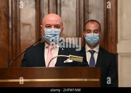 Foto Fabrizio Corradetti/Lapresse/POOL Ansa08 febbraio 2021 Roma, Italia Politica Seconda tornata delle consultazioni tra il premier incaricato Mario Draghi e i gruppi parlamentariNella foto:Maie PsiPhoto Fabrizio Corradetti/Lapresse/POOL AnsaFevrier 08, 2021 Rome (Italie) politique le Premier ministre désigné Mario Draghi entame une nouvelle série de consultations avec les partis politiques italiens sur la formation d'un nouveau gouvernement largement soutenu.le pic: Maie et psi Banque D'Images