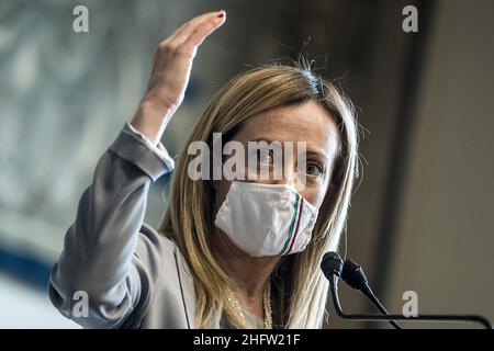 Foto Roberto Monaldo / Lapresse 09-02-2021 Roma Politica Camera dei Deputati - Consultazioni del presidente del Consiglio incaricato Mario Draghi Nella foto Giorgia Meloni 09-02-2021 Rome (Italie) Chambre des députés - consultations du Premier ministre désigné Mario Draghi sur le pic Giorgia Meloni Banque D'Images