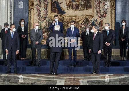 Roberto Monaldo / Lapresse 13-02-2021 Rome (Italie) Palais Quirinale - Oath cérémonie du gouvernement de Mario Draghi au pic Sergio Mattarella et Mario Draghi avec les ministres du nouveau gouvernement Banque D'Images