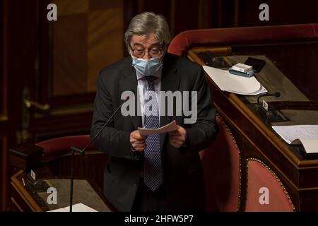 Foto Antonio Masiello/Lapresse/POOL Getty17 febbraio 2021 Roma, Italia Politica Senato - Voto di fiduciaires su gogo DragiNella foto: Vasco Errani photo Antonio Masiello/Lapresse/POOL GettyFebruary 17, 2021 Rome (Italie) politique Sénat - vote de confiance sur le gouvernormentDraghi le pic: Vasco Errani Banque D'Images