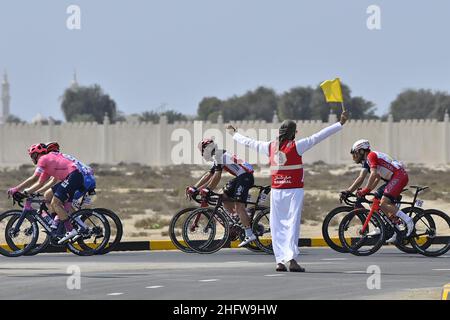 Lapresse - Fabio Ferrari 24 février 2021 Abu Dhabi (Émirats arabes Unis) Sport Cycling UAE Tour 2021 -DUBAI STAGE- Stage 4 - de l'île de Marjan à l'île de Marjan dans la photo: Pendant la course Banque D'Images