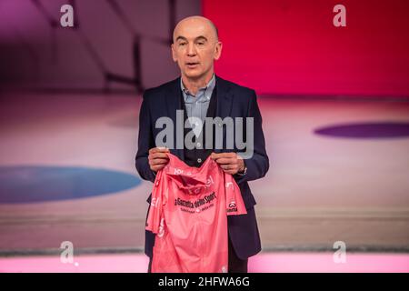 Lapresse - Claudio Furlan FEBRARY 24, 2021 - Milan(Italie)Sport Cyclisme les 21 étapes qui composent l'édition 104th du Giro d&#x2019;Italia dévoilé aujourd'hui dans les studios de Rai&#x2019;dans Corso Sempione.in le pic: Nicola Lanzetta Banque D'Images