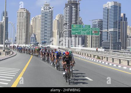 Lapresse - Fabio Ferrari 26 février 2021 Dubai (Émirats Arabes Unis) Sport Cycling UAE Tour 2021 -DUBAI STAGE- Stage 6 - de Dubaï - Iles Deira à Dubaï - Palm Jumeriah dans le pic: Pendant la course. Banque D'Images