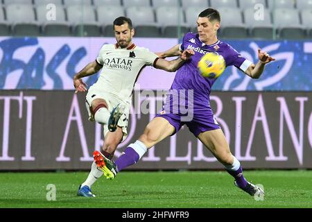 Lapresse - Jennifer Lorenzini 03 mars 2021 Firenze (Italie) Sport Soccer Fiorentina - Roma Italian football Championship League A TIM 2020/ 2021 - Stade "Artemio Franchi" dans le pic: Mkhitaryan, Milenkovic Banque D'Images