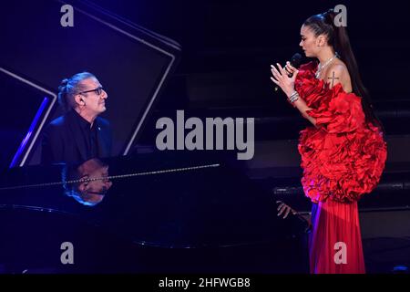 Matteo Rasero/Lapresse 03 mars 2021 Sanremo, Italie divertissement Festival de musique de Sanremo 2021, deuxième soirée.Dans la photo: Elodie Banque D'Images