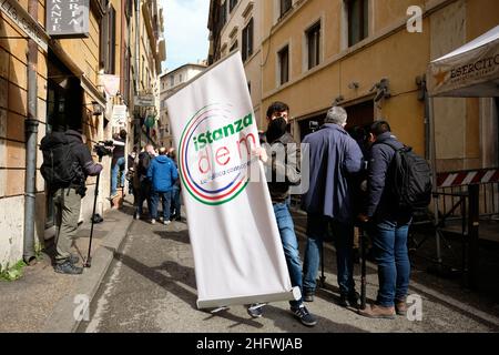 Mauro Scrobogna /Lapresse 06 mars 2021 Rome, Italie politique mouvement sarde - PD secrétaire crise dans la photo: Les partisans du mouvement sarde pendant l'initiative sous le siège du Parti démocratique Banque D'Images