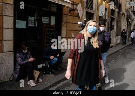 Mauro Scrobogna /LaPresse 06 mars 2021 Rome, Italie politique mouvement sarde - PD secrétaire crise dans la photo: Le Président de la PD Valentina Cuppi attend les représentants du mouvement sarde Banque D'Images