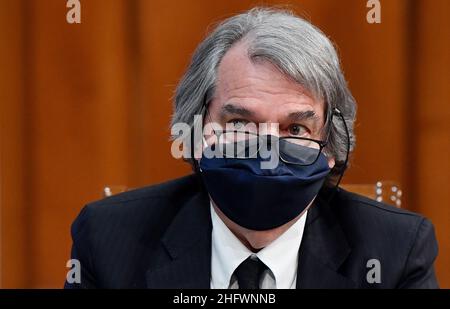 Foto Ettore Ferrari/Lapresse/POOL Ansa10 marzo 2021 Roma, Italia PoliticaIl ministro della pati Amministrazione, Renato Brunetta, durante la firma del ''Patto per l'innovazione del lavoro pubblico e la coesione sociale'', a Palazzo Chigi, Roma, 10 marzo 2021.Photo Ettore Ferrari/Lapresse/POOL AnsaMarch 10, 2021 Rome (Italie) politique Draghi signe la fonction publique "pacte d'innovation" Banque D'Images