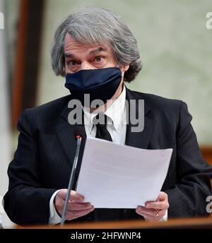 Foto Ettore Ferrari/Lapresse/POOL Ansa10 marzo 2021 Roma, Italia PoliticaIl ministro della pati Amministrazione, Renato Brunetta, durante la firma del ''Patto per l'innovazione del lavoro pubblico e la coesione sociale'', a Palazzo Chigi, Roma, 10 marzo 2021.Photo Ettore Ferrari/Lapresse/POOL AnsaMarch 10, 2021 Rome (Italie) politique Draghi signe la fonction publique "pacte d'innovation" Banque D'Images