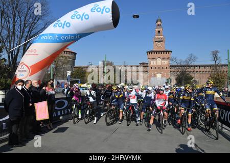 GIAN Mattia d'Alberto - Lapresse Mars, 20 2021 Milano (Italie) Sport Cycling 112 Edition Milano Sanremo - de Milan à Sanremo - 299 km dans le pic: Urbano le Caire, président du RCS MediaGroup et Cordiano Dagnoni, président de la fédération italienne de Cycling Banque D'Images