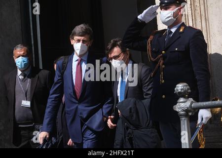 Mauro Scrobogna /Lapresse 25 mars 2021 Rome, Italie politique Palazzo Chigi - Gouvernement - Conseil des ministres le ministre de l'innovation technologique et de la transition numérique Vittorio Colao Banque D'Images