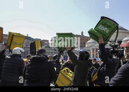 Foto Fabio Sasso/Lapresse 26/03/2021 Napoli - ItaliaCronacaNapoli, manifestement riders del livraison de nourriture per il miglioramento delle condizioni lavorativeNella foto: un momeno della proteStaPhoto Lapresse - Fabio Sasso26/03/2021 - Naples (Italie)NewsFood livraison conditionmanifestation pour l'amélioration du travail des cavaliers dans le moment de protestation Banque D'Images