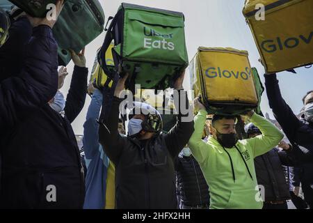 Foto Fabio Sasso/Lapresse 26/03/2021 Napoli - ItaliaCronacaNapoli, manifestement riders del livraison de nourriture per il miglioramento delle condizioni lavorativeNella foto: un momeno della proteStaPhoto Lapresse - Fabio Sasso26/03/2021 - Naples (Italie)NewsFood livraison conditionmanifestation pour l'amélioration du travail des cavaliers dans le moment de protestation Banque D'Images