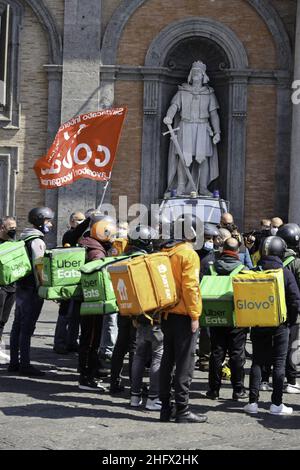 Foto Fabio Sasso/Lapresse 26/03/2021 Napoli - ItaliaCronacaNapoli, manifestement riders del livraison de nourriture per il miglioramento delle condizioni lavorativeNella foto: un momeno della proteStaPhoto Lapresse - Fabio Sasso26/03/2021 - Naples (Italie)NewsFood livraison conditionmanifestation pour l'amélioration du travail des cavaliers dans le moment de protestation Banque D'Images