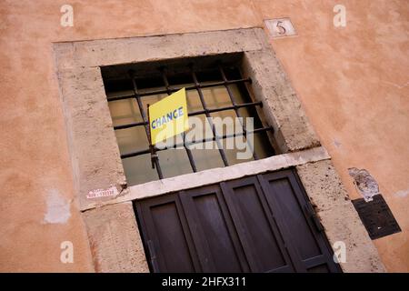 Mauro Scrobogna /Lapresse 30 mars 2021 et#xA0; Rome, Italie Actualités crise économique - les établissements commerciaux dans la photo: Les magasins fermés et abandonnés Banque D'Images