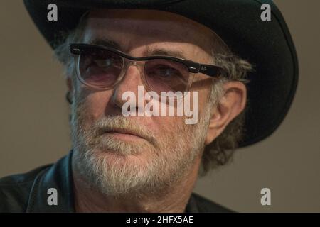 Marco Alpozzi - Lapresse 15 mai 2016 Turin (Italie) Actualités 29th 'salon du livre' (Salone Internazionale del Libro) de Turin dans le pic: Francesco de Gregori Banque D'Images