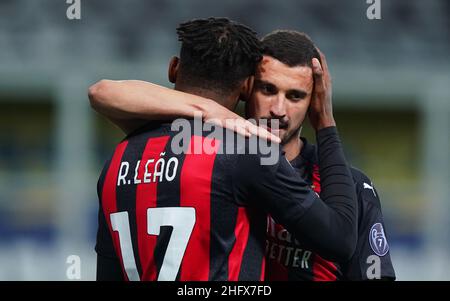 Lapresse - Spada 10 avril 2021 Parme ( Italie ) Sport Soccer A.C.Milan- saison 2020-2021 - série A Parme vs Milan dans la photo: Rafael Leao fête après avoir obtenu 1-3 Rade Krunic Banque D'Images