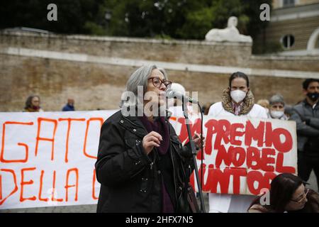 Cecilia Fabiano/ Lapresse 11 avril 2021 Rome (Italie) Actualités l'Italie rend obligatoire le vaccin Covid-19 pour tous les agents de santé du pic :Les travailleurs de la santé protestent sur la piazza del Popolo Foto Cecilia Fabiano/ Lapresse 11 avril 2021 Roma (Italia) Cronaca Manifestazione organizata dal comitato 'ana e robusta costituzione' a piazza del Popolo per dire no All&#x2019;obbligo vaccinale anti Covid per il personale sanitario.Nella foto: la manifestazione di protsta photo Cecilia Fabiano/ Lapresse 11 avril 2021 Rome (Italie) Actualités l'Italie rend obligatoire le vaccin Covid-19 pour tous les agents de santé du Pi Banque D'Images