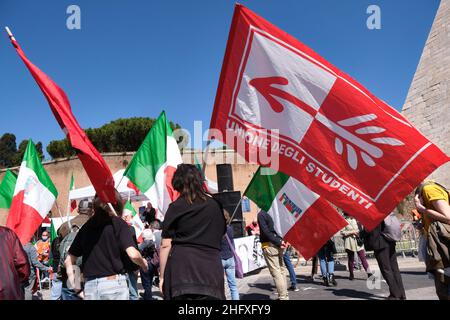 Mauro Scrobogna /Lapresse 25 avril 2021 et#xA0; Rome, Italie Actualités 25 avril, Journée de la libération sur la photo: Manifestation de l'ANPI à Porta San Paolo Banque D'Images