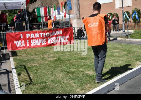 Mauro Scrobogna /Lapresse 25 avril 2021 et#xA0; Rome, Italie Actualités 25 avril, Journée de la libération sur la photo: Manifestation de l'ANPI à Porta San Paolo Banque D'Images