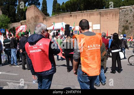 Mauro Scrobogna /Lapresse 25 avril 2021 et#xA0; Rome, Italie Actualités 25 avril, Journée de la libération sur la photo: Manifestation de l'ANPI à Porta San Paolo Banque D'Images