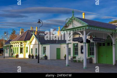 BALLATER ROYAL DEESIDE ABERDEENSHIRE ANCIENNE GARE L'ENTRÉE DES CHAMBRES ROTHESAY Banque D'Images