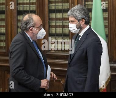 Roberto Monaldo / Lapresse 03-05-2021 Rome (Italie) le Président de la Chambre des députés Roberto Fico rencontre la Fédération nationale de la presse (FNSI) à l'occasion de la Journée de la liberté de la presse au pic Giuseppe Giulietti, Roberto Fico Banque D'Images