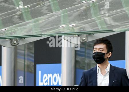 Foto Piero Cruciatti / Lapresse 08/05/21 - Milano, Italia Sport, Calcio Inter vs Sampdoria - Campionato italiano di calcio série A TIM 2020-2021 - San Siro Stadium Nella foto:Inter-président Steven Zhang Foto Piero Cruciatti / Lapresse 08/05/21 - Milan, Italie Sport, Soccer Inter vs Sampdoria - Championnat italien de football 2020-2021 au stade Meazza dans la photo:Président de l'Inter Steven Zhang Banque D'Images