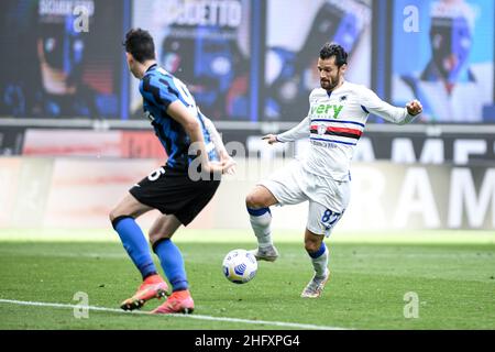 Foto Piero Cruciatti / Lapresse 08/05/21 - Milano, Italia Sport, Calcio Inter vs Sampdoria - Campionato italiano di calcio série A TIM 2020-2021 - San Siro Stadium Nella foto:Alessandro Bastoni Antonio Candreva Foto Piero Cruciatti / Lapresse 08/05/21 - Milan, Italie Sport, Soccer Inter vs Sampdoria - Championnat italien de football 2020-2021 au stade Meazza sur la photo:Alessandro Bastoni Antonio Candreva Banque D'Images